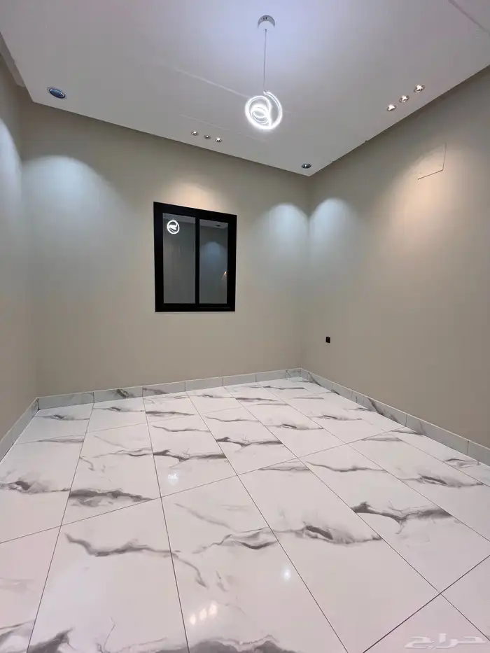 ارواف بمدخل سيارة مساحه واسعه طريق الثمانين خميس مشيط 750 22