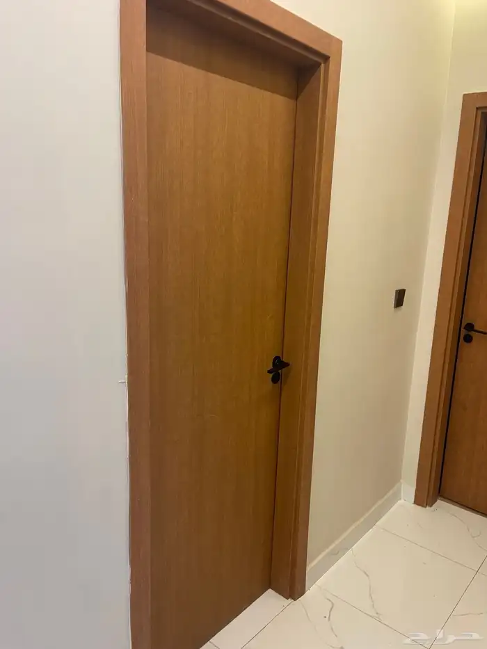 أبواب مع حلوق 1