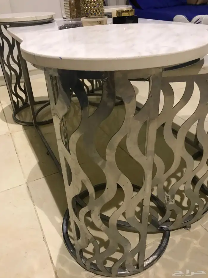 طاولات خدمة للبيع 0