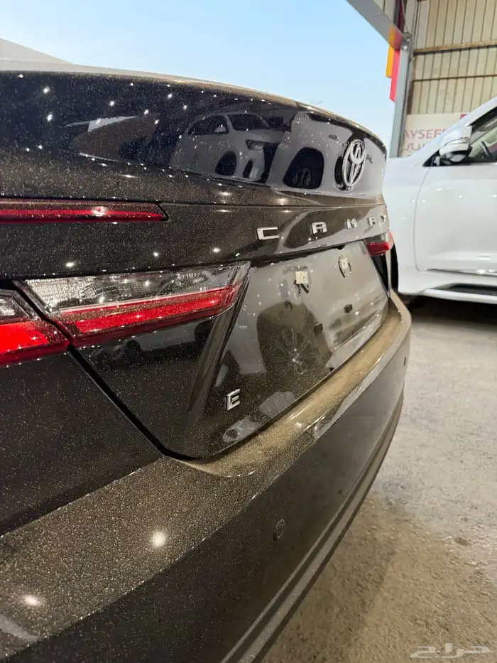 كامري E استاندر 2025 اسود اصفار 12