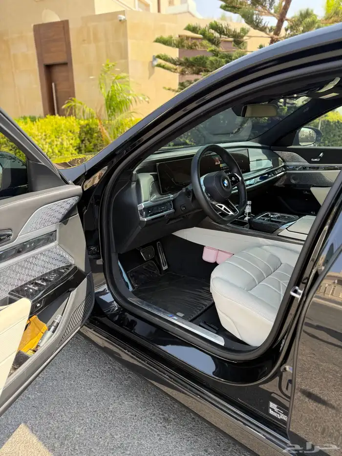 بي ام 760ماشي قليل سعودي 10