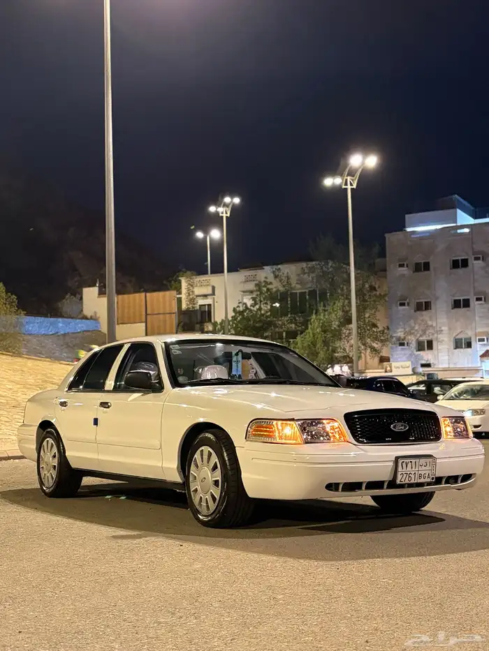 فورد فكتوريا 2003 بوليسي 1