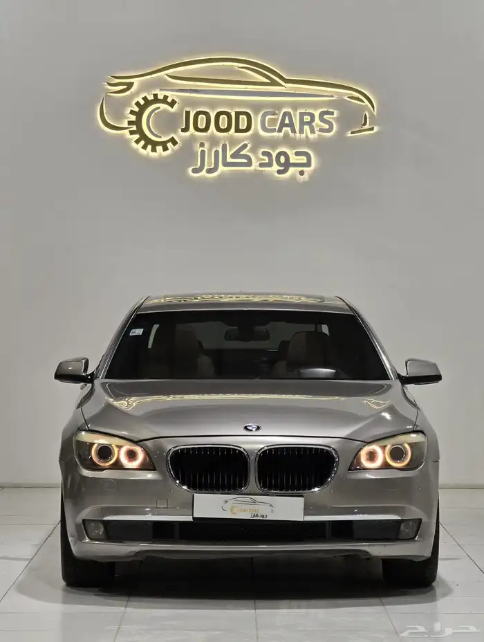 بي ام دبليو 740Li موديل 2011 بحاله ممتازه 4