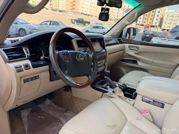 لكزس 2013 LX570 فل سعودي DD 19
