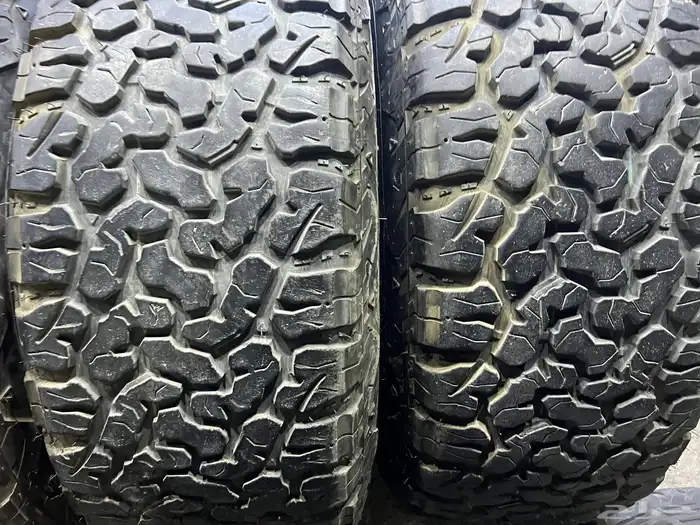 جنوط فيول مع كفرات ودواي نص حجري مقاس 285 70 17 14
