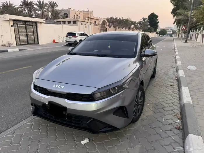 كيا سيراتو هاتشباك موديل 2022 خليجي موجودة بدبي 2