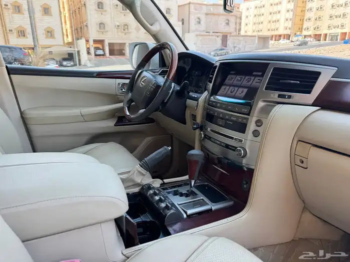 لكزس 2013 LX570 فل سعودي DD 15