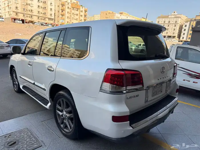 لكزس 2013 LX570 فل سعودي DD 10