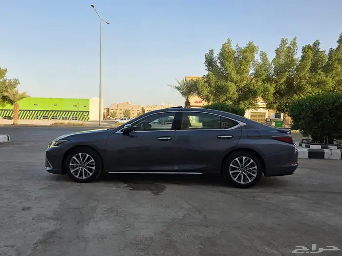 لكزس 2023 ES350 4