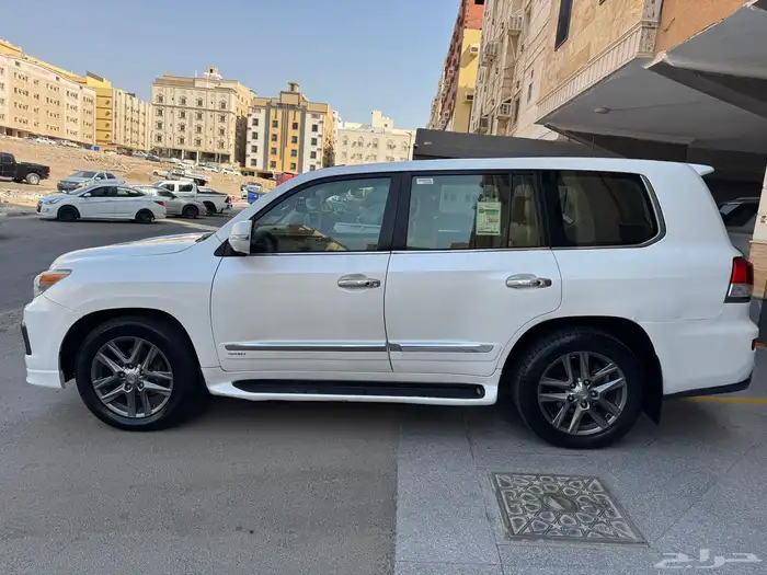 لكزس 2013 LX570 فل سعودي DD 13