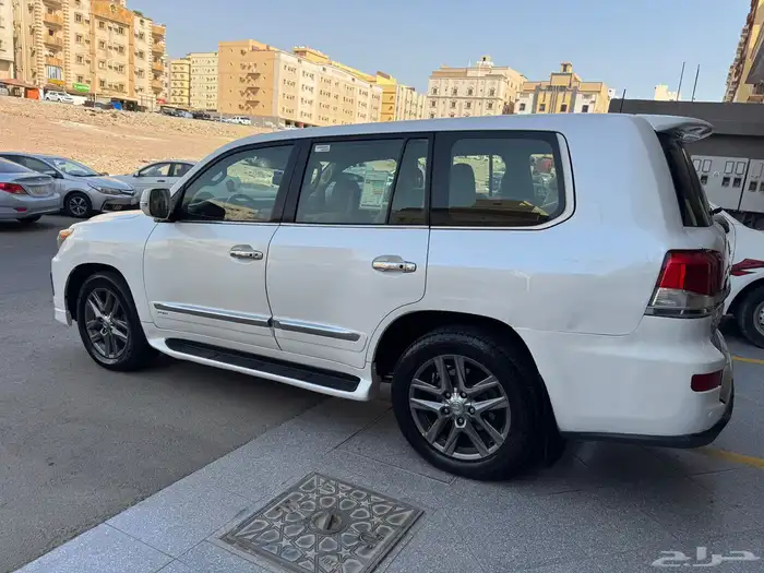لكزس 2013 LX570 فل سعودي DD 11