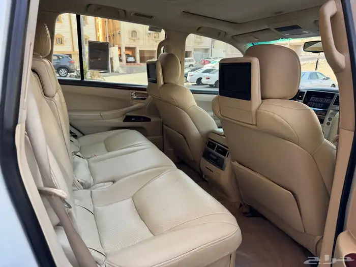 لكزس 2013 LX570 فل سعودي DD 17