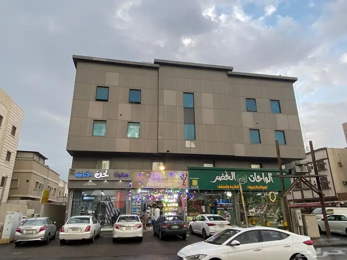للبيع زاوية علي شارعين بحي الجلويه بالدمام موقع ممتاز جدا 0