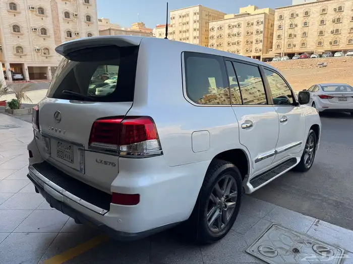 لكزس 2013 LX570 فل سعودي DD 4