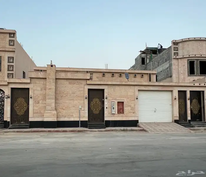 للبيع دور 450 موسس له شقق 0