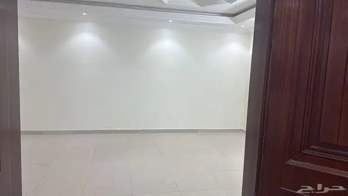 شقه للايجار بحي النزهة 3