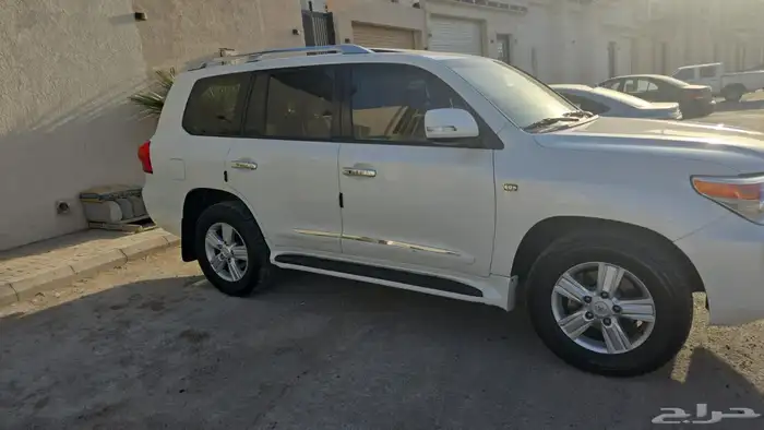 لاندكروزر صالون 2