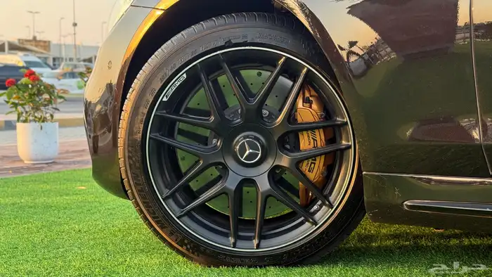 مرسيدس S63 AMG   مواصفات ألمانية   2018   بحالة ممتازة - 17