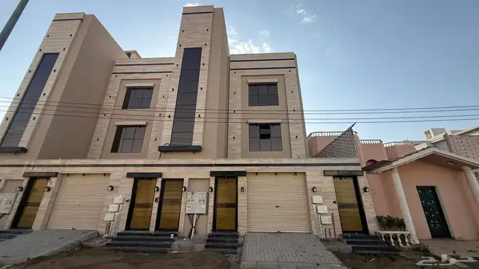 للبيع شقق ارضيه وعلويه على شارع 25 بحى الراقي خميس مشيط 0