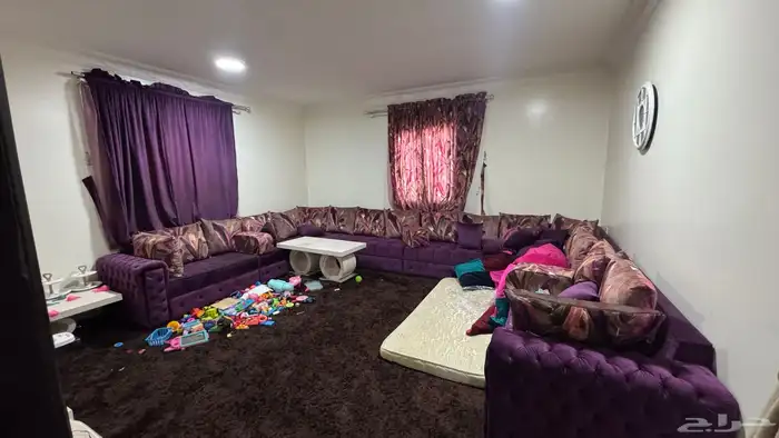 المجالس مع الطاولات 1