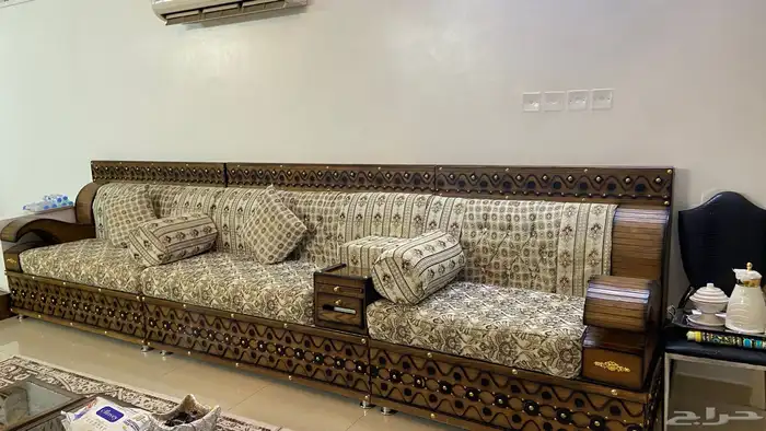 كنب ل البيع خشب 3