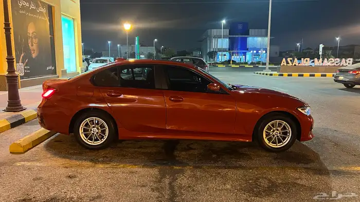 للبيع بي ام 320i 2021 1