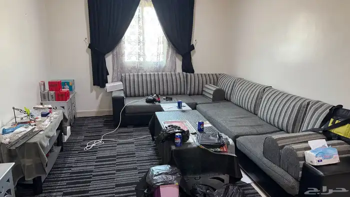 المجالس مع الطاولات 0