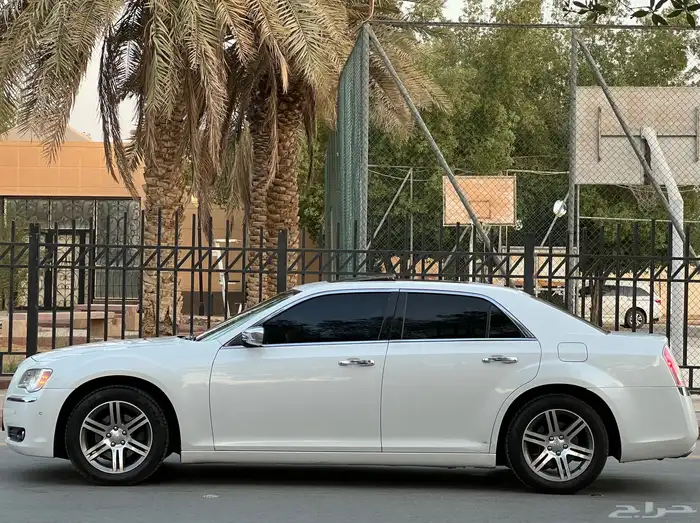 كرايزلر 2014 V6 فل سعودي 4