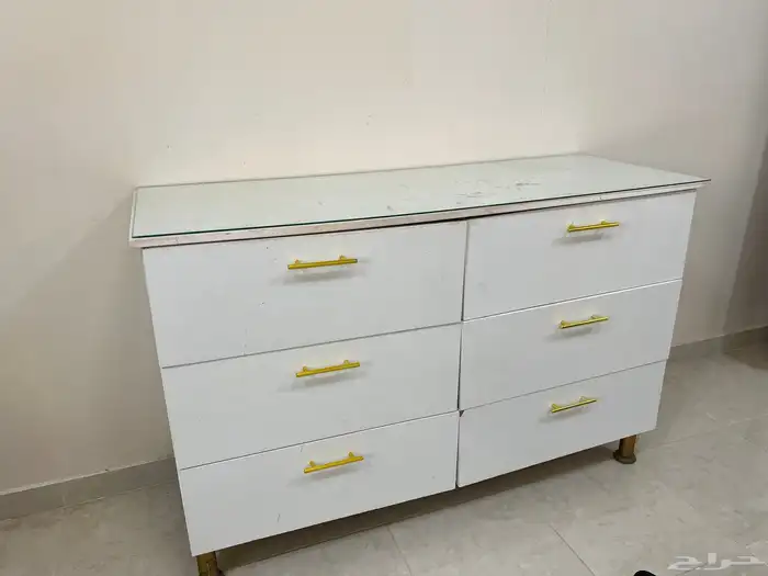 طاوله للبيع 0
