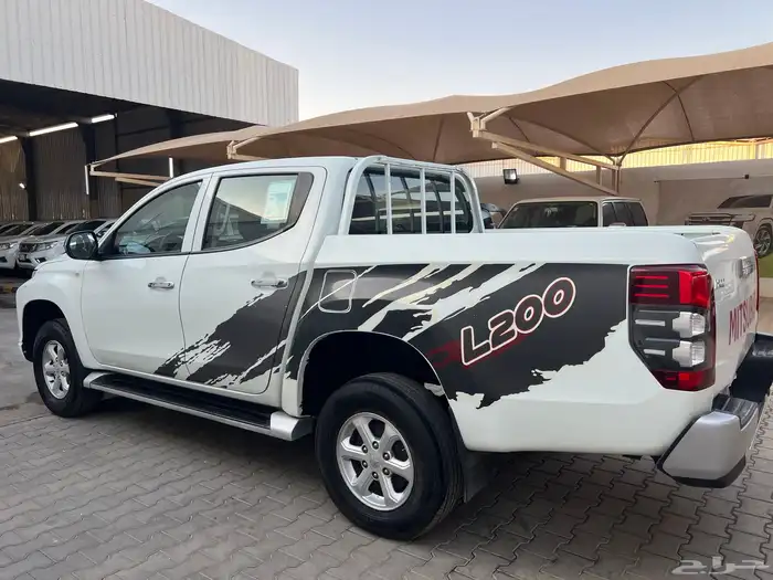 ميتسوبيشي 2022 ديزل L200 لدى قمة الاطلال 20