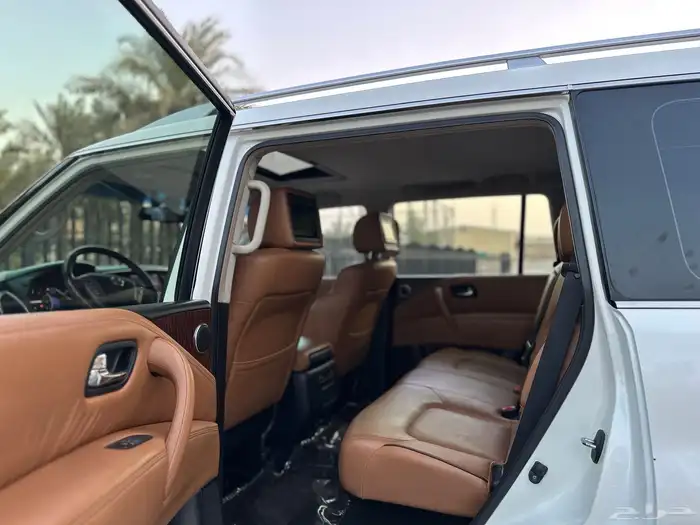 نيسان باترول موديل 2014 سعودي بلاتينيوم فل كامل V8 23