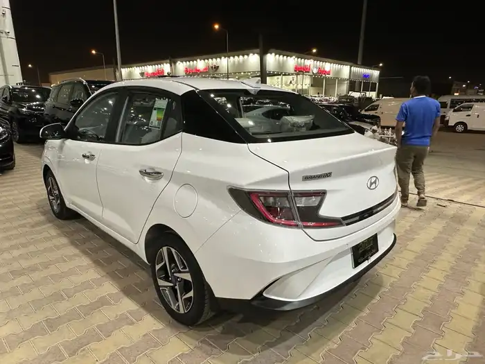 هونداي i 10 موديل 2024 نص فل 19