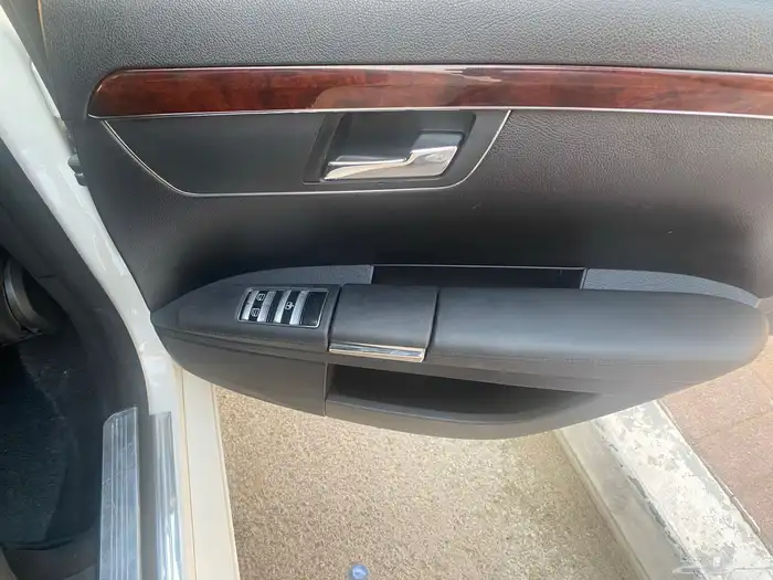 مرسيدسS-550 2007بحالةشبه جديدةكل شي سليم39ألف ريال 7