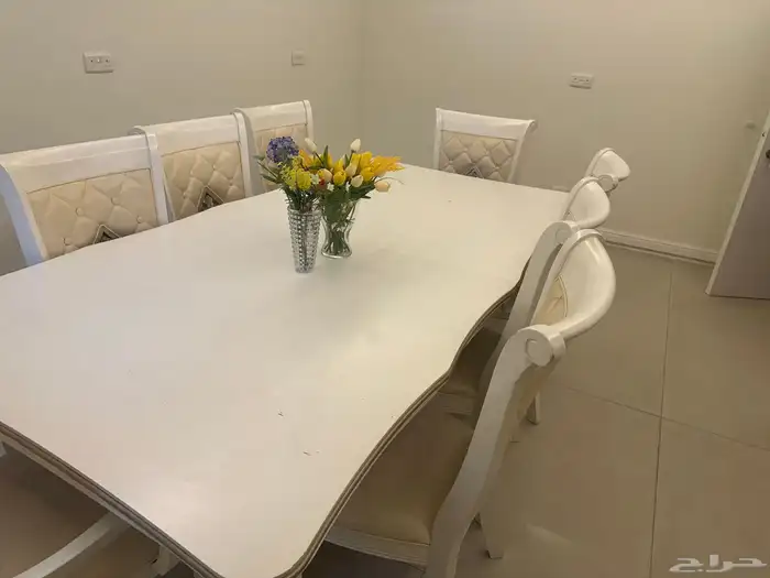 طاولة طعام من 8 كراسي مع فوترينا 6
