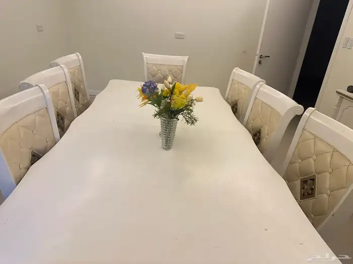 طاولة طعام من 8 كراسي مع فوترينا 2