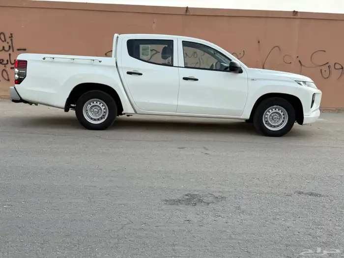 للبيع ميتسوبيشي مخزن غمازتين L200 2