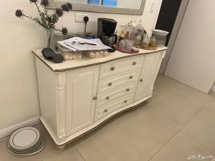 طاولة طعام من 8 كراسي مع فوترينا 0