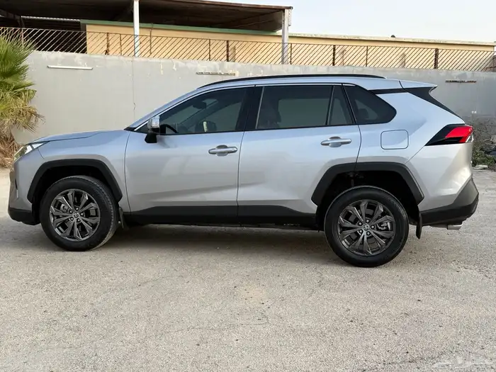 تايوتا راف فور2025 7