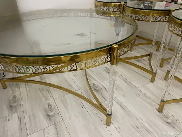 طاولات للبيع 0