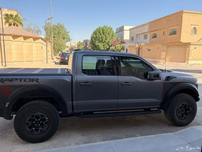فورد رابتر F150 فئة R موديل 2025 V8 4