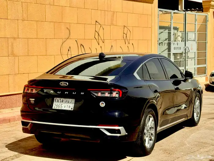 فورد تورس 2023 بحالة نظيفة 5