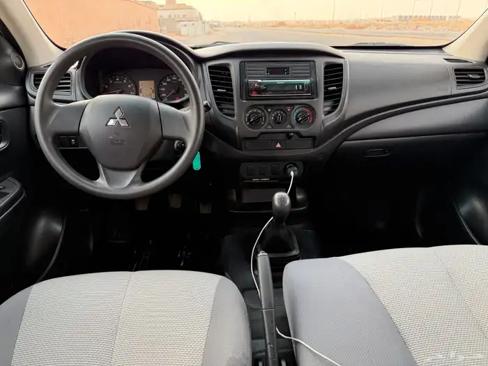 للبيع ميتسوبيشي مخزن غمازتين L200 11
