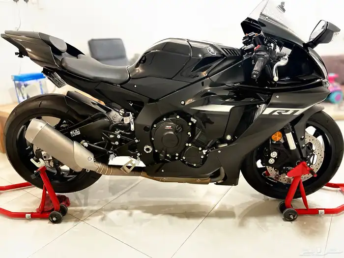Yamaha R1 2024 2