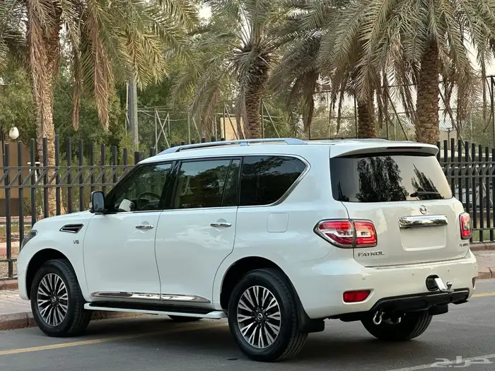 نيسان باترول موديل 2014 سعودي بلاتينيوم فل كامل V8 4