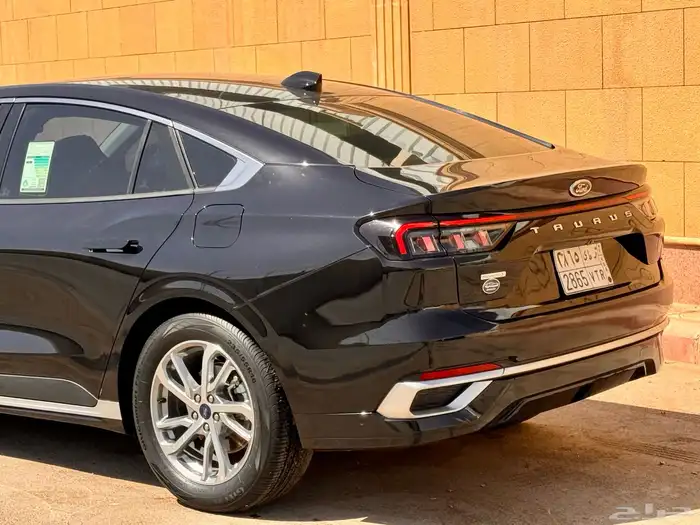 فورد تورس 2023 بحالة نظيفة 3