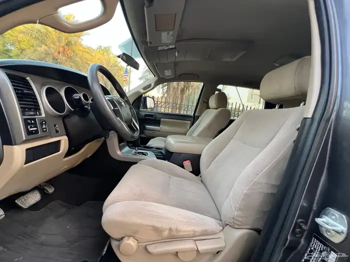 تويوتا سكويا 2015 سعودي 11