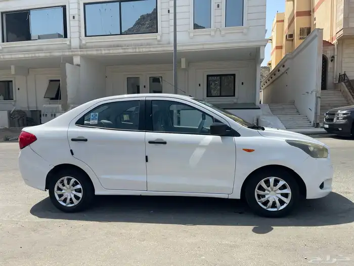 سيارة فورد فيجو 2018 1