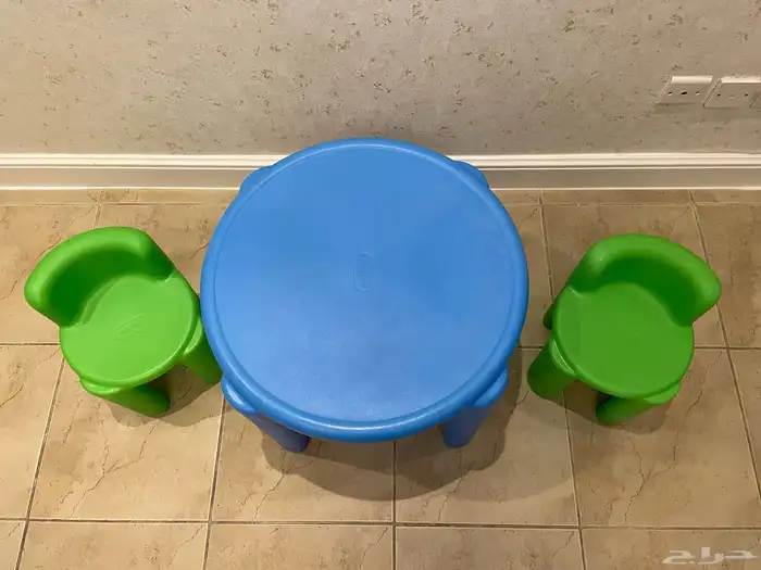 مجموعة طاولة و كراسي  برايت اند بولد  من Little tikes 1