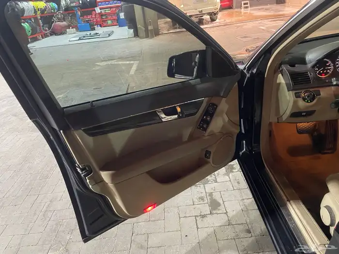 مرسيدس c180 2009 11