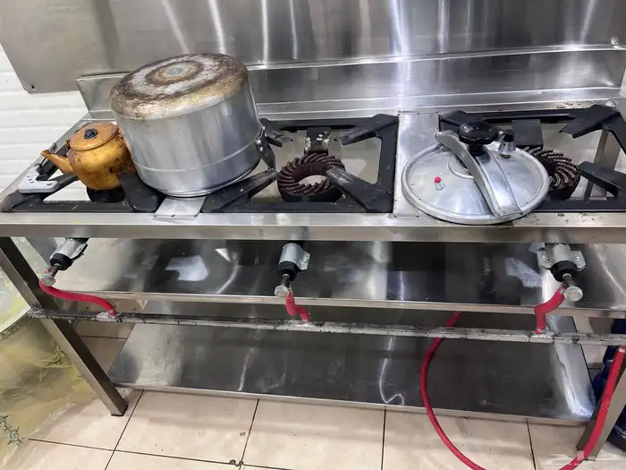 اغراض مطعم للبيع 13